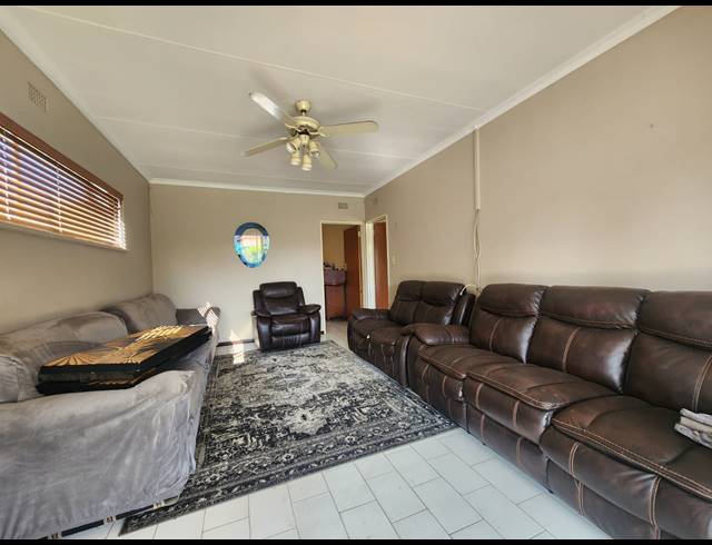 5 BEDROOM HOUSE FOR SALE IN MEYERTON CENTRAL